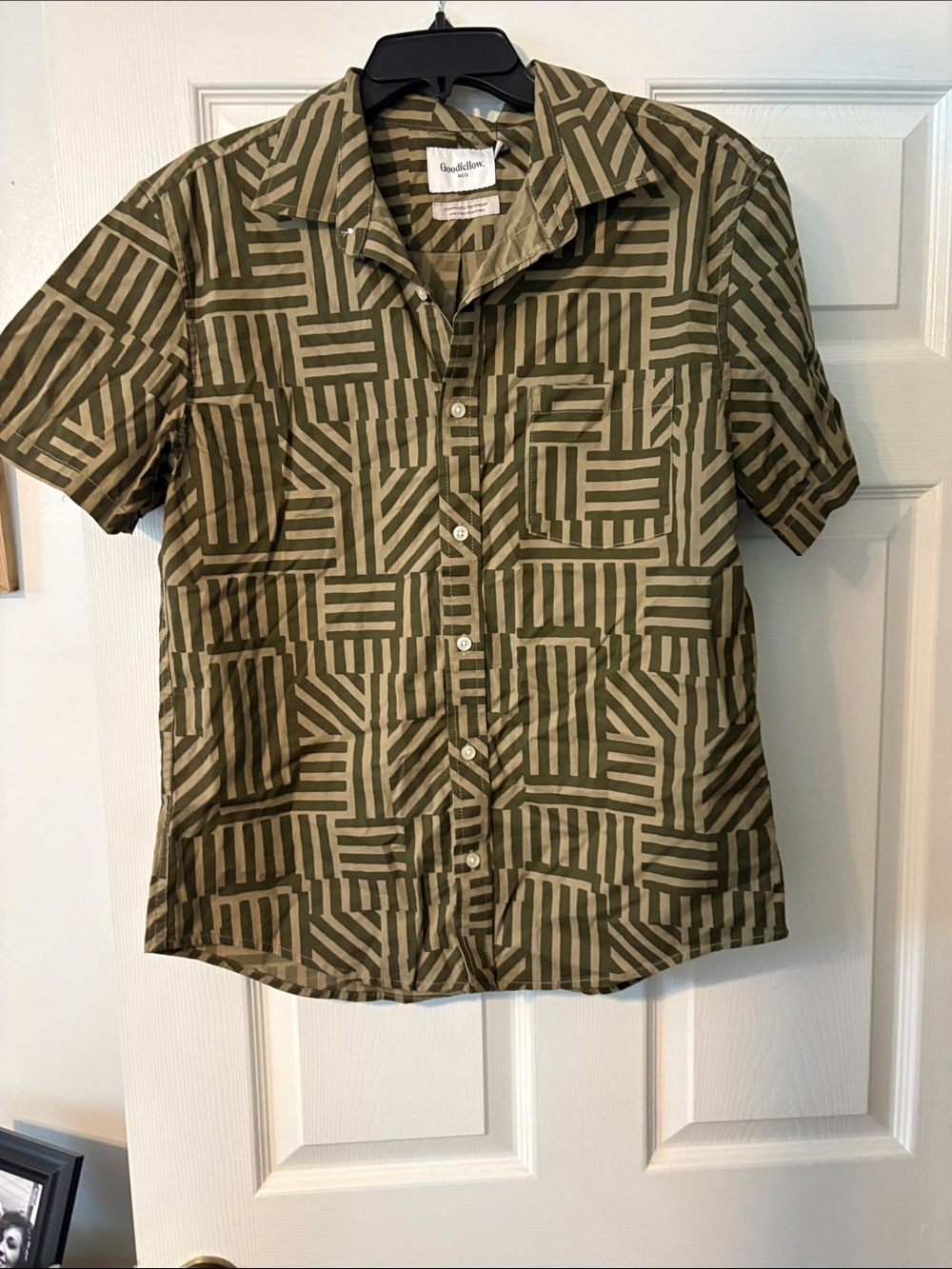 Men's Short-Sleeve Patterned Button-Down Shirt — Olive/Taupe